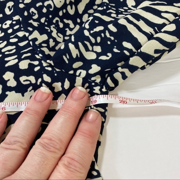 Emery Rose Button Down Top Navy Blue Cream Print Medium Tiered Blouse Babydoll - Picture 9 of 10